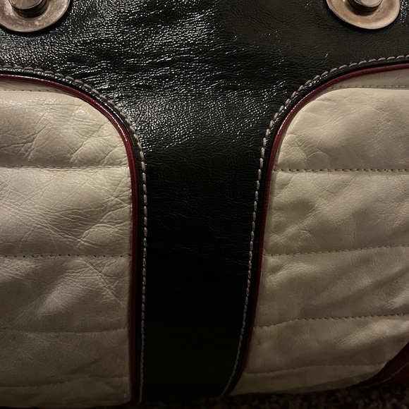 Used GUCCI OVER NIGHT CARRY ON BAG . - Picture 6 of 16